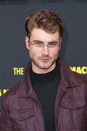 Linus Weber at THE SMASHING MACHINE movie premiere at Zoo Palast in Berlin on 22 09 2025 in Berlin The Smashing Machine movie premiere in Berlin
