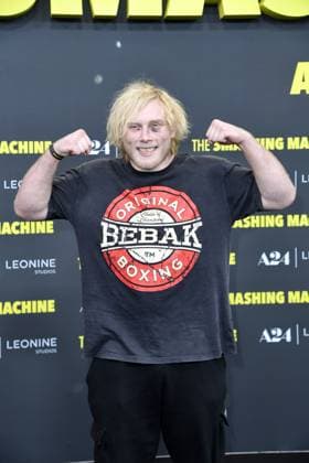 German premiere of THE SMASHING MACHINE Frederic Vosgroene DER NEANDERTALER at the German premiere of THE SMASHING MACHINE in Berlin Date 22 09 2025 Copyright: xEventpressxBerndtx