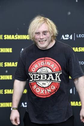 German premiere of THE SMASHING MACHINE Frederic Vosgroene DER NEANDERTALER at the German premiere of THE SMASHING MACHINE in Berlin Date 22 09 2025 Copyright: xEventpressxBerndtx