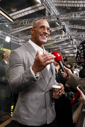 The Smashing Machine , movie premiere at the Zoo Palast, Berlin, 22 09 2025 Dwayne Johnson at the premiere of THE SMASHING MACHINE , at the Zoo Palast in Berlin on 22 09 2025 Berlin Zoo Palast Copyright: xAnitaxBuggex