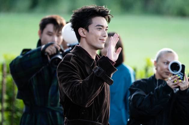 Burberry show at the London Fashion Week - 22 Sep 2025 Leo Wu attends the Burberry show during the London Fashion Week at Hyde Park. London United Kingdom Copyright: xLounisxTiarx xSOPAxImagesx _DSC7219