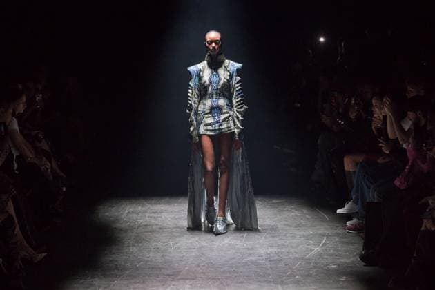 Hengdi Wang SS26 Show at London Fashion Week LONDON, UNITED KINGDOM - SEPTEMBER 22: A model walks the runway during Hengdi Wang Spring Summer 2026 show at London Fashion Week in London, United Kingdom on September 22, 2025. Wiktor Szymanowicz Anadolu London United Kingdom. Editorial use only. Please get in touch for any other usage.  Copyright: x2025xAnadoluxWiktorxSzymanowiczx