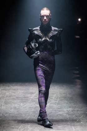 Hengdi Wang SS26 Show at London Fashion Week LONDON, UNITED KINGDOM - SEPTEMBER 22: A model walks the runway during Hengdi Wang Spring Summer 2026 show at London Fashion Week in London, United Kingdom on September 22, 2025. Wiktor Szymanowicz Anadolu London United Kingdom. Editorial use only. Please get in touch for any other usage.  Copyright: x2025xAnadoluxWiktorxSzymanowiczx