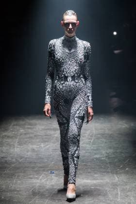 Hengdi Wang SS26 Show at London Fashion Week LONDON, UNITED KINGDOM - SEPTEMBER 22: A model walks the runway during Hengdi Wang Spring Summer 2026 show at London Fashion Week in London, United Kingdom on September 22, 2025. Wiktor Szymanowicz Anadolu London United Kingdom. Editorial use only. Please get in touch for any other usage.  Copyright: x2025xAnadoluxWiktorxSzymanowiczx
