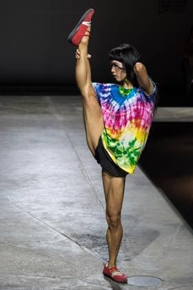 Ashish SS26 Show At London Fashion Week LONDON, UNITED KINGDOM - SEPTEMBER 22, 2025: A model walks the runway during Ashish Spring Summer 2026 Fresh Hell show at London Fashion Week in London, United Kingdom on September 22, 2025. London Greater London United Kingdom  Copyright: xWIktorxSzymanowiczx originalFilename: szymanowicz-ashishss250922_np50p.jpg