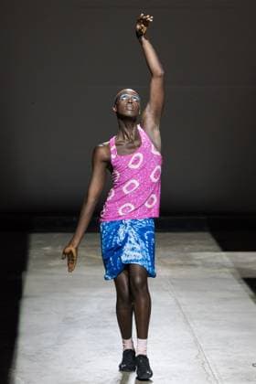Ashish SS26 Show At London Fashion Week LONDON, UNITED KINGDOM - SEPTEMBER 22, 2025: A model walks the runway during Ashish Spring Summer 2026 Fresh Hell show at London Fashion Week in London, United Kingdom on September 22, 2025. London Greater London United Kingdom  Copyright: xWIktorxSzymanowiczx originalFilename: szymanowicz-ashishss250922_npSpH.jpg