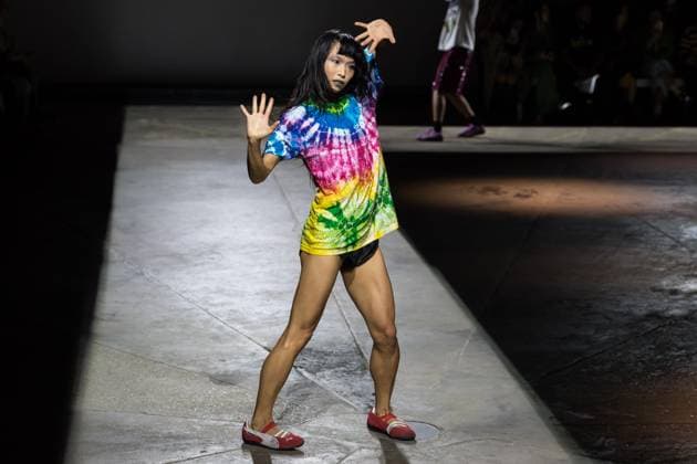 Ashish SS26 Show At London Fashion Week LONDON, UNITED KINGDOM - SEPTEMBER 22, 2025: A model walks the runway during Ashish Spring Summer 2026 Fresh Hell show at London Fashion Week in London, United Kingdom on September 22, 2025. London Greater London United Kingdom  Copyright: xWIktorxSzymanowiczx originalFilename: szymanowicz-ashishss250922_npVv0.jpg