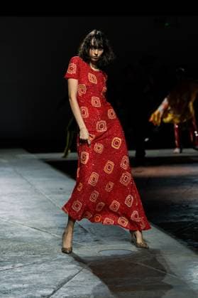 LFW - Ashish Runway A model walks the runway at the Ashish show during London Fashion Week September 2025Photo by LounisPhotography ABACAPRESS.COM London United Kingdom  Copyright: xLounisPhotography ABACAx