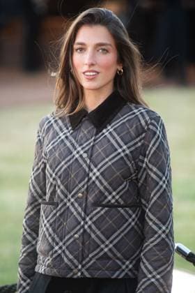 Burberry SS26 Runway Show Arrivals - Kensington Palace Gardens, London, UK Rina Lipa arrives for Burberry s SS26 Runway Show during London Fashion Week at Kensington Palace Gardens, London, England, UK on Monday 22 September, 2025., Credit:Justin Ng Avalon UK, England, London, Kensington Palace Gardens Copyright: xJustinxNgx xAvalonx 1039467540