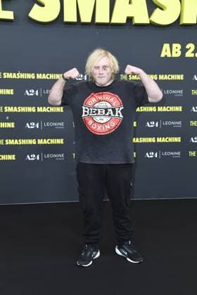 Frederic Vosgroene the Neanderthal at the German premiere of THE SMASHING MACHINE in Berlin on 22 09 2025