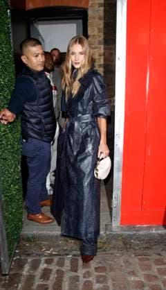 Burberry Summer 2026 Show - After-Party Burberry Summer 2026 Show - After-Party LONDON, ENGLAND - SEPTEMBER 22: Rosie Huntington-Whiteley seen leaving the after-party following the Burberry Summer 2026 show during London Fashion Week at the temporarily reopened Chiltern Firehouse on September 22, 2025 in London, England. Byline: James James Smart Pictures Think Pictures think Smart GOT A TIP STORY? CALL OR E-MAIL TEAM SMART Ed@smartpictures.co.uk Mary@smartpictures.co.uk info@smartpictures.co.uk web site:smartpictures.co.uk Office :Telephone: +44 7956 245606, Credit:James Avalon  Copyright: xJamesx xAvalonx 1039481814