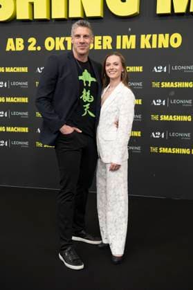 Mike AsgardSTO and Nadja Gallera at the premiere of the movie The Smashing Machine at Zoo Palast Berlin, 22 09 2025 Foto:xJ.xKnowlesx xFuturexImagex machine_5758