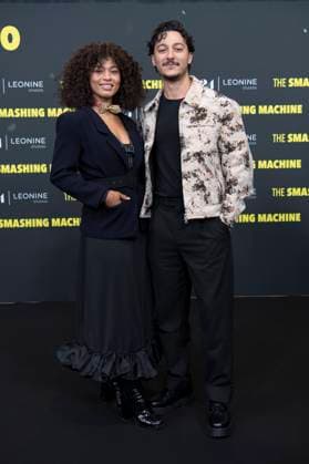 Aysha Joy Samuel with companion at the premiere of the movie The Smashing Machine at Zoo Palast Berlin, 22 09 2025 Foto:xJ.xKnowlesx xFuturexImagex machine_5798