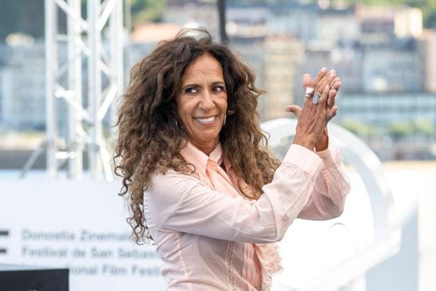 Photocall prior to the press conference of Flores para Antonio at the San Sebastian Festival Singer Rosario Flores poses at the photocall prior to the press conference of the film Flores para Antonio at the Official Selection of the San Sebastian Festival, at the Kursaal, on September 23rd, 2025, in San Sebastian, Guipuzcoa, Basque Country Spain The documentary is about how Alba Flores, daughter of legendary musician Antonio Flores, sets out to find the truth about who her father was Antonio Flores died in May 1995 when Alba Flores was eight years old 23 SEPTEMBER 2025 San Sebastian, Guipuzcoa Pais V San Sebastian, Guipuzcoa Pais V Espana  Copyright: xArnaitzxRubiox 6975354