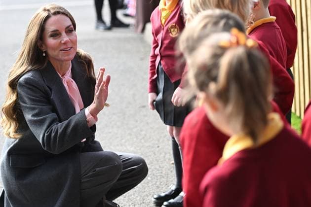 The Prince and Princess of Wales visit Farnborough Road Infant and Junior School The Prince and Princess of Wales visit Farnborough Road Infant and Junior School to show their ongoing support to the Southport community following the attack in July 2024, in which three girls, Alice da Silva Aguiar, Bebe King and Elsie Dot Stancombe, were tragically killed at a dance class in Southport, Merseyside, UK, on the 23rd September 2025. Picture by Eddie Mulholland WPA-Pool Southport Farnborough Road Infant and Juni Merseyside United Kingdom  WHA-0803