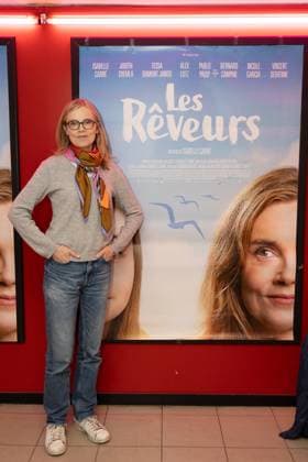 Les Reveurs Paris Film Premiere Isabelle Carre attends Les Reveurs Paris Film Premiere during Festival Cinema a la Folie launch event on September 23, 2025 in Paris, France. Photo by Nasser Berzane ABACAPRESS.COM Paris France  Copyright: xBerzanexNasser ABACAx