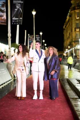 73rd San Sebastian International Film Festival: Flores para Antonio Red Carpet Lolita Flores, Alba Flores, Rosario Flores attended Flores para Antonio Red Carpet during 73rd San Sebastian International Film Festival at Victoria Eugenia Theatre on September 23, 2025 in Donostia San Sebastian, Spain Photo by IMAGO MPG Donostia San Sebastian Victoria Eugenia Theatre Euskadi Spain  Copyright: xMPGx