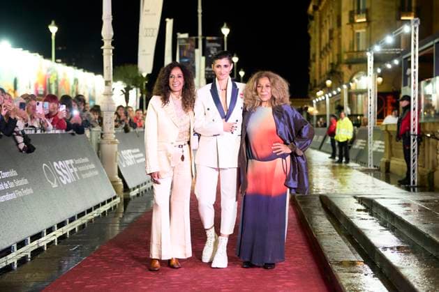 73rd San Sebastian International Film Festival: Flores para Antonio Red Carpet Lolita Flores, Alba Flores, Rosario Flores attended Flores para Antonio Red Carpet during 73rd San Sebastian International Film Festival at Victoria Eugenia Theatre on September 23, 2025 in Donostia San Sebastian, Spain Photo by IMAGO MPG Donostia San Sebastian Victoria Eugenia Theatre Euskadi Spain  Copyright: xMPGx