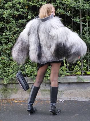 Milan, Milan Italy: Milan, Milan Women s Fashion Week Spring Summer 2026 - Women s Fashion, Spring Summer 2026 - Diesel fashion show - arrivals - In the photo: guest Milan  - ZUMAp169 20250923_zea_p169_801 Copyright: xLucaxPontix