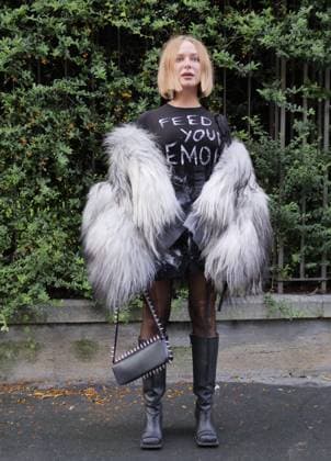 Milan, Milan Italy: Milan, Milan Women s Fashion Week Spring Summer 2026 - Women s Fashion, Spring Summer 2026 - Diesel fashion show - arrivals - In the photo: guest Milan  - ZUMAp169 20250923_zea_p169_804 Copyright: xLucaxPontix