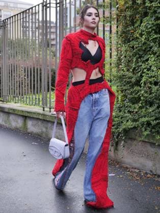 Milan, Milan Italy: Milan, Milan Women s Fashion Week Spring Summer 2026 - Women s Fashion, Spring Summer 2026 - Diesel fashion show - arrivals - In the photo: guest Milan  - ZUMAp169 20250923_zea_p169_805 Copyright: xLucaxPontix