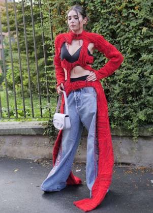 Milan, Milan Italy: Milan, Milan Women s Fashion Week Spring Summer 2026 - Women s Fashion, Spring Summer 2026 - Diesel fashion show - arrivals - In the photo: guest Milan  - ZUMAp169 20250923_zea_p169_806 Copyright: xLucaxPontix
