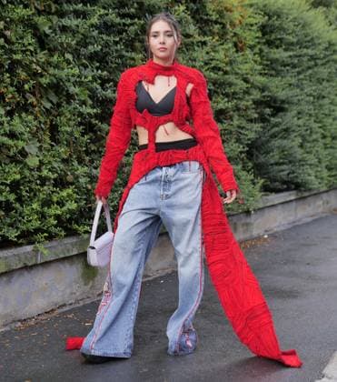 Milan, Milan Italy: Milan, Milan Women s Fashion Week Spring Summer 2026 - Women s Fashion, Spring Summer 2026 - Diesel fashion show - arrivals - In the photo: guest Milan  - ZUMAp169 20250923_zea_p169_807 Copyright: xLucaxPontix