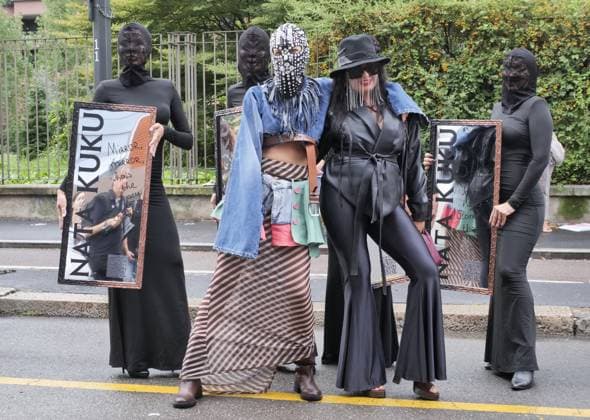 Milan, Milan Italy: Milan, Milan Women s Fashion Week Spring Summer 2026 - Women s Fashion, Spring Summer 2026 - Diesel fashion show - arrivals - In the photo: guest Milan  - ZUMAp169 20250923_zea_p169_820 Copyright: xLucaxPontix
