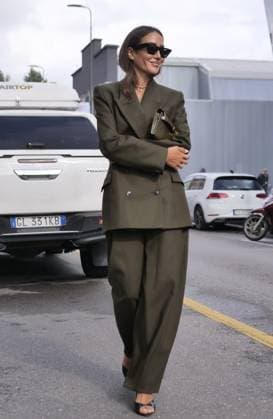 Milan, Milan Italy: Milan, Milan Women s Fashion Week Spring Summer 2026 - Women s Fashion, Spring Summer 2026 - Diesel fashion show - arrivals - In the photo: guest Milan  - ZUMAp169 20250923_zea_p169_899 Copyright: xLucaxPontix
