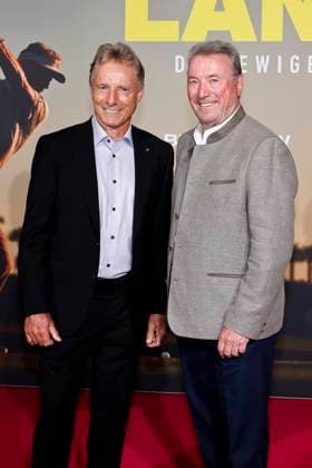 Golf pro Bernhard Langer and his brother Erwin Langer r at the premiere of the movie Bernhard Langer Der ewige Champion at Cinedom Cologne, 23 09 2025 NRW Germany Copyright: xChristophxHardtx