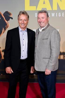 Golf pro Bernhard Langer and his brother Erwin Langer r at the premiere of the movie Bernhard Langer Der ewige Champion at Cinedom Cologne, 23 09 2025 NRW Germany Copyright: xChristophxHardtx