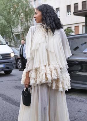 Milan, Milan Italy: Milan, Milan Women s Fashion Week Spring Summer 2026 - Women s Fashion, Spring Summer 2026 - Alberta Ferretti fashion show - arrivals - In the photo: guest Milan  - ZUMAp169 20250923_zea_p169_1130 Copyright: xLucaxPontix
