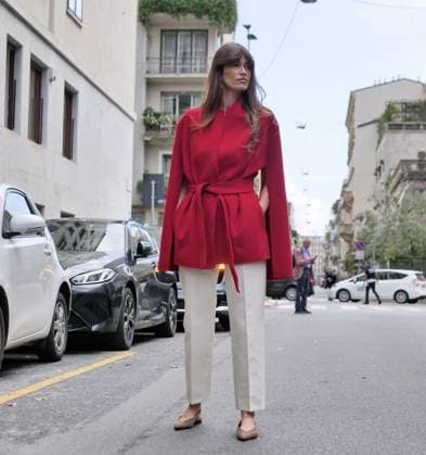 Milan, Milan Italy: Milan, Milan Women s Fashion Week Spring Summer 2026 - Women s Fashion, Spring Summer 2026 - Alberta Ferretti fashion show - arrivals - In the photo: guest Milan  - ZUMAp169 20250923_zea_p169_1141 Copyright: xLucaxPontix