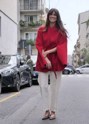 Milan, Milan Italy: Milan, Milan Women s Fashion Week Spring Summer 2026 - Women s Fashion, Spring Summer 2026 - Alberta Ferretti fashion show - arrivals - In the photo: guest Milan  - ZUMAp169 20250923_zea_p169_1143 Copyright: xLucaxPontix