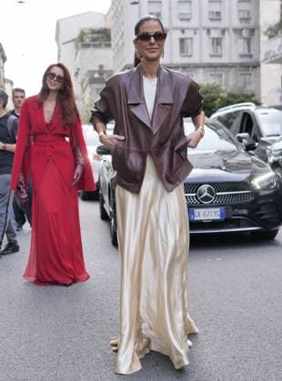 Milan, Milan Italy: Milan, Milan Women s Fashion Week Spring Summer 2026 - Women s Fashion, Spring Summer 2026 - Alberta Ferretti fashion show - arrivals - In the photo: guest Milan  - ZUMAp169 20250923_zea_p169_1146 Copyright: xLucaxPontix