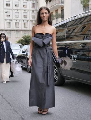 Milan, Milan Italy: Milan, Milan Women s Fashion Week Spring Summer 2026 - Women s Fashion, Spring Summer 2026 - Alberta Ferretti fashion show - arrivals - In the photo: guest Milan  - ZUMAp169 20250923_zea_p169_1152 Copyright: xLucaxPontix
