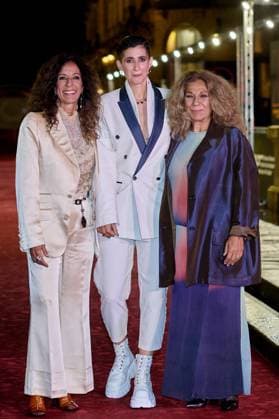 Flores Para Antonio - Red Carpet - 73rd San Sebastian International Film Festival Alba Flores, Lolita Flores, and Rosario Flores attend the red carpet event Flores para Antonio during the 73rd San Sebastian Donostia International Film Festival - Zinemaldia in San Sebastian, Spain, on September 23, 2025. San Sebastian Spain  Copyright: xCOOLMediax originalFilename: coolmedia-notitle250923_npAYQ.jpg