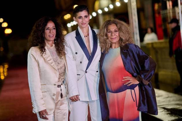 Flores Para Antonio - Red Carpet - 73rd San Sebastian International Film Festival Alba Flores, Lolita Flores, and Rosario Flores attend the red carpet event Flores para Antonio during the 73rd San Sebastian Donostia International Film Festival - Zinemaldia in San Sebastian, Spain, on September 23, 2025. San Sebastian Spain  Copyright: xCOOLMediax originalFilename: coolmedia-notitle250923_npaOw.jpg