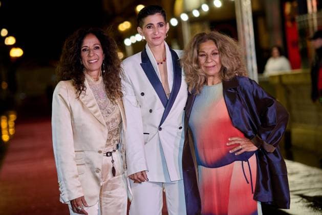 Flores Para Antonio - Red Carpet - 73rd San Sebastian International Film Festival Alba Flores, Lolita Flores, and Rosario Flores attend the red carpet event Flores para Antonio during the 73rd San Sebastian Donostia International Film Festival - Zinemaldia in San Sebastian, Spain, on September 23, 2025. San Sebastian Spain  Copyright: xCOOLMediax originalFilename: coolmedia-notitle250923_npe7E.jpg