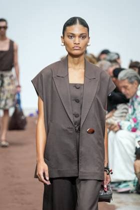 Dhruv Kapoor fashion show during the Milan Fashion Week - Womenswear S S 2026 in Milan, Italy on 23 September 2025. A model walks the runway at the Dhruv Kapoor fashion show during the Milan Fashion Week - Womenswear Spring Summer 2026 in Milan, Italy on 23 September 2025., Credit:Stefano Costantino TTL Avalon Italy, Milan  Copyright: xStefanoxCostantinoxTTLx xAvalonx 1039693182