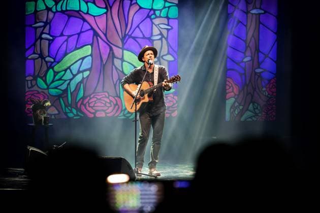 Entertainment Bilder des Tages Jason Mraz live in Oslo, Norway Oslo, Norway. 23rd, September 2025. The American singer, songwriter and musician Jason Mraz performs a live concert at Sentrum Scene in Oslo. Norway, Oslo, Sentrum Scene  Copyright: xGonzalesxPhoto TerjexDokkenx