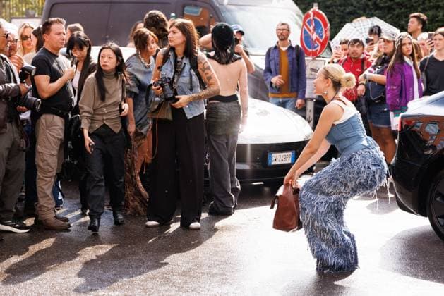 News - Diesel - Arrivals - Milan Fashion Week - Womenswear Spring Summer 2026 A guest is seen at the Diesel fashion show during Milan Fashion Week Women s Collection Spring Summer 2026. Milan (Italy), September 23rd, 2025. Photo: Cinzia Camela. Milan Circle Milano Italy Copyright: xCinziaxCamelax xLiveMediax LPN_2042755