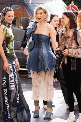 News - Diesel - Arrivals - Milan Fashion Week - Womenswear Spring Summer 2026 A guest is seen at the Diesel fashion show during Milan Fashion Week Women s Collection Spring Summer 2026. Milan (Italy), September 23rd, 2025. Photo: Cinzia Camela. Milan Circle Milano Italy Copyright: xCinziaxCamelax xLiveMediax LPN_2042770