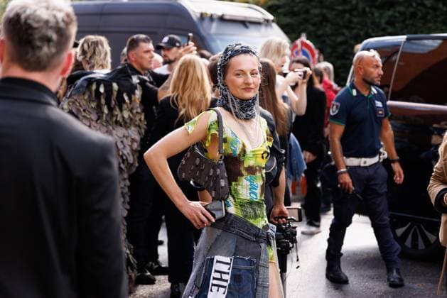 News - Diesel - Arrivals - Milan Fashion Week - Womenswear Spring Summer 2026 A guest is seen at the Diesel fashion show during Milan Fashion Week Women s Collection Spring Summer 2026. Milan (Italy), September 23rd, 2025. Photo: Cinzia Camela. Milan Circle Milano Italy Copyright: xCinziaxCamelax xLiveMediax LPN_2042814