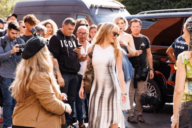 News - Diesel - Arrivals - Milan Fashion Week - Womenswear Spring Summer 2026 A guest is seen at the Diesel fashion show during Milan Fashion Week Women s Collection Spring Summer 2026. Milan (Italy), September 23rd, 2025. Photo: Cinzia Camela. Milan Circle Milano Italy Copyright: xCinziaxCamelax xLiveMediax LPN_2042830