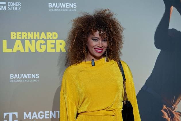 Diana SCHNEIDER, Presenter Magenta TV Red Carpet, Red Carpet Show, Arrival, Filmpremiere Filmpremiere BERNHARD LANGER Der Ewige Champion on 23 09 2025 at the Cinedom cinema in Cologne,