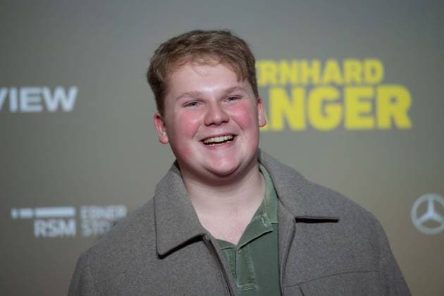 Julius WECKAUF, actor, red carpet, red carpet show, arrival, arrival, movie premiere movie premiere BERNHARD LANGER Der Ewige Champion on 23 09 2025 at the Cinedom cinema in Cologne,