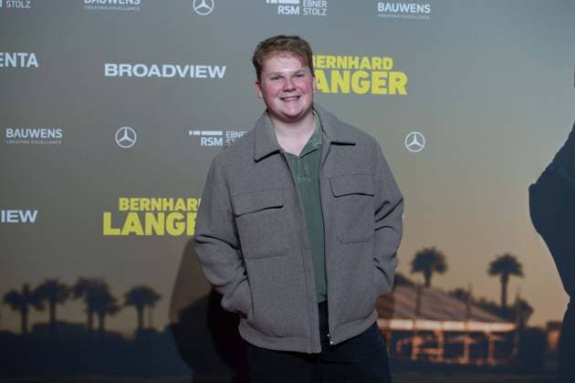 Julius WECKAUF, actor, red carpet, red carpet show, arrival, arrival, movie premiere movie premiere BERNHARD LANGER Der Ewige Champion on 23 09 2025 at the Cinedom cinema in Cologne,