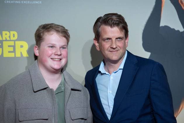 from left Julius WECKAUF, Actor, Leopold Leo HOESCH, Producer Red Carpet, Red Carpet Show, Arrival, Filmpremiere Filmpremiere BERNHARD LANGER Der Ewige Champion on 23 09 2025 at the Cinedom cinema in Cologne,