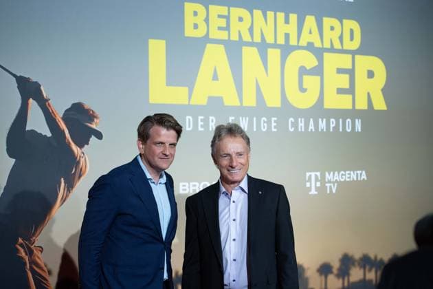 f l Leopold Leo HOESCH, producer, Bernhard LANGER, golf pro, red carpet, red carpet show, arrival, film premiere Film premiere BERNHARD LANGER Der Ewige Champion on 23 09 2025 at the Cinedom cinema in Cologne,